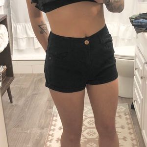 Refugee high waisted stretchy shorts